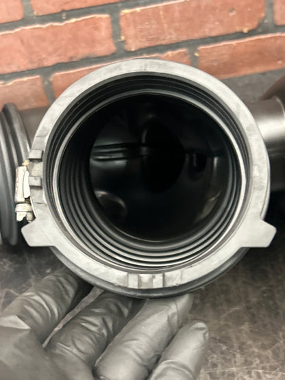 2014-2019 Chevy Corvette C7 Intake Air Cleaner Outlet Duct Hose OEM GM 84092391