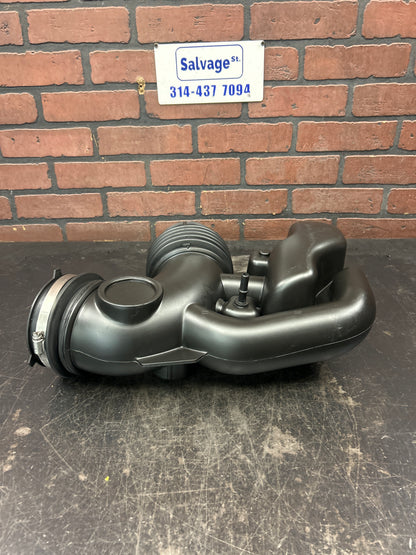 2014-2019 Chevy Corvette C7 Intake Air Cleaner Outlet Duct Hose OEM GM 84092391