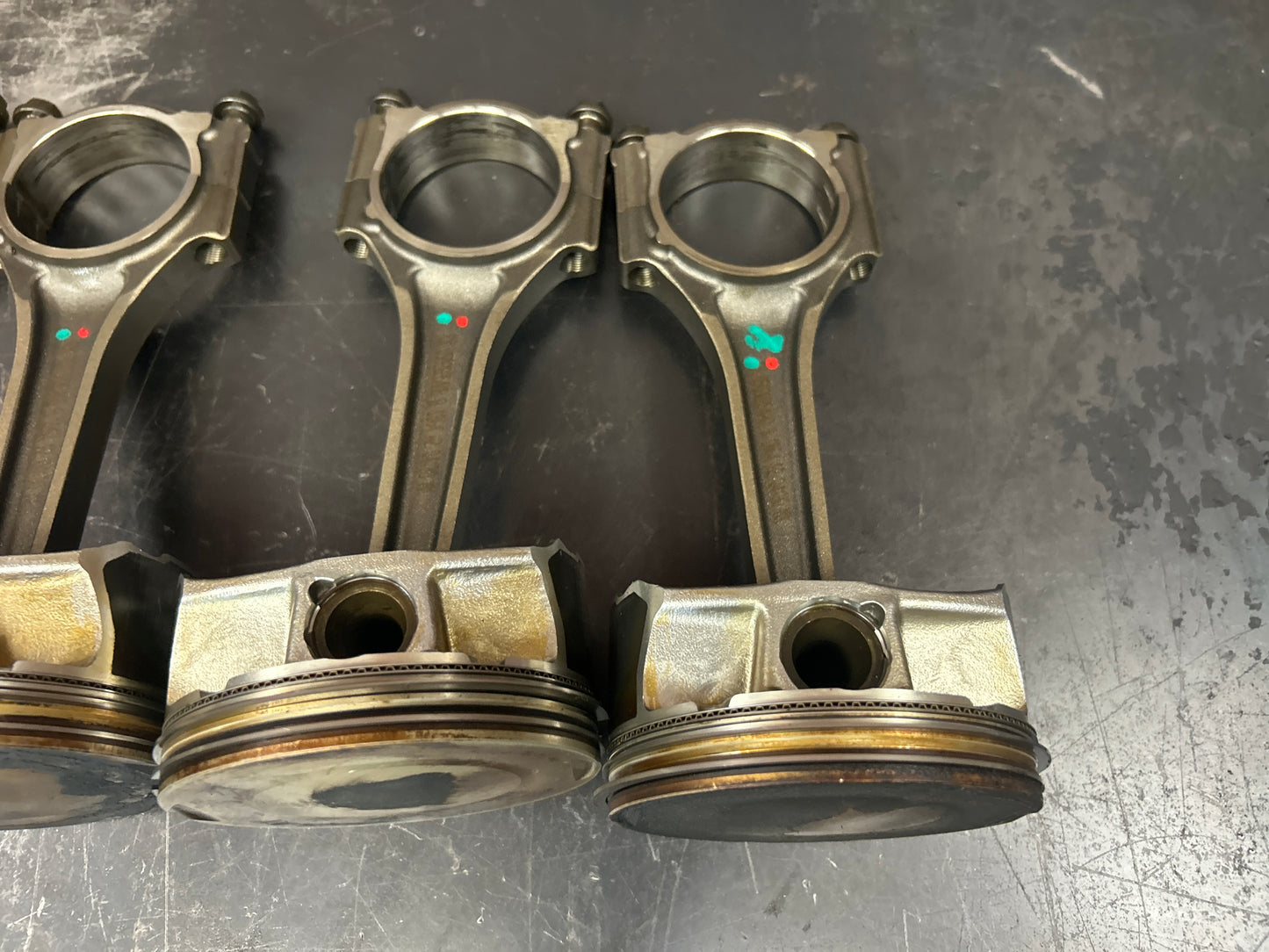 2011 - 2023 DODGE CHALLENGER SRT8 6.4L OEM ENGINE PISTONS & PIN CONNECTING RODS