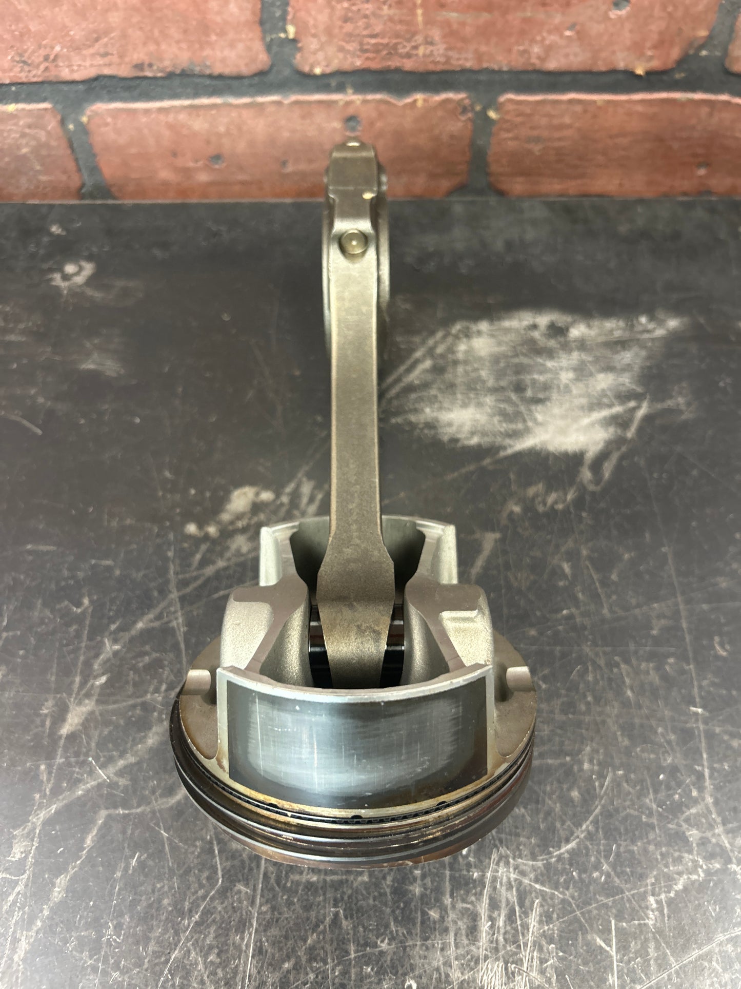 Piston W/ Con. Rod 15-22 Dodge Charger Challenger 6.2 Hellcat Redeye 53010924AA