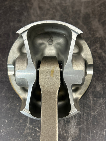Piston W/ Con. Rod 15-22 Dodge Charger Challenger 6.2 Hellcat Redeye 53010924AA