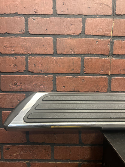 2013-2017 CHEVY TRAVERSE RIGHT PASSENGER SIDE LOWER RUNNING BOARD