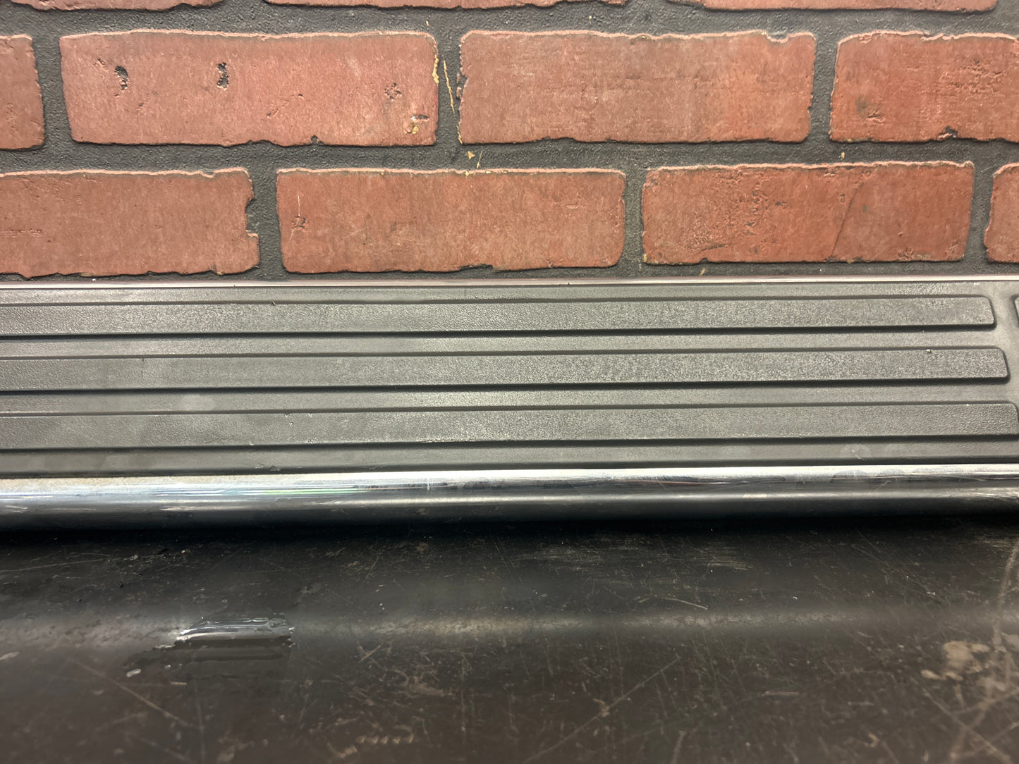 2013-2017 CHEVY TRAVERSE RIGHT PASSENGER SIDE LOWER RUNNING BOARD