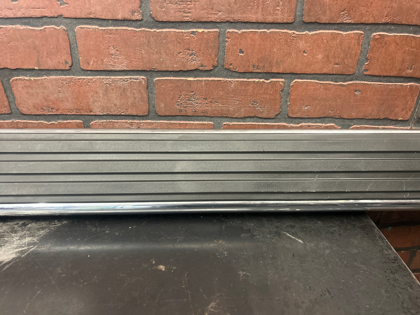 2013-2017 CHEVY TRAVERSE RIGHT PASSENGER SIDE LOWER RUNNING BOARD