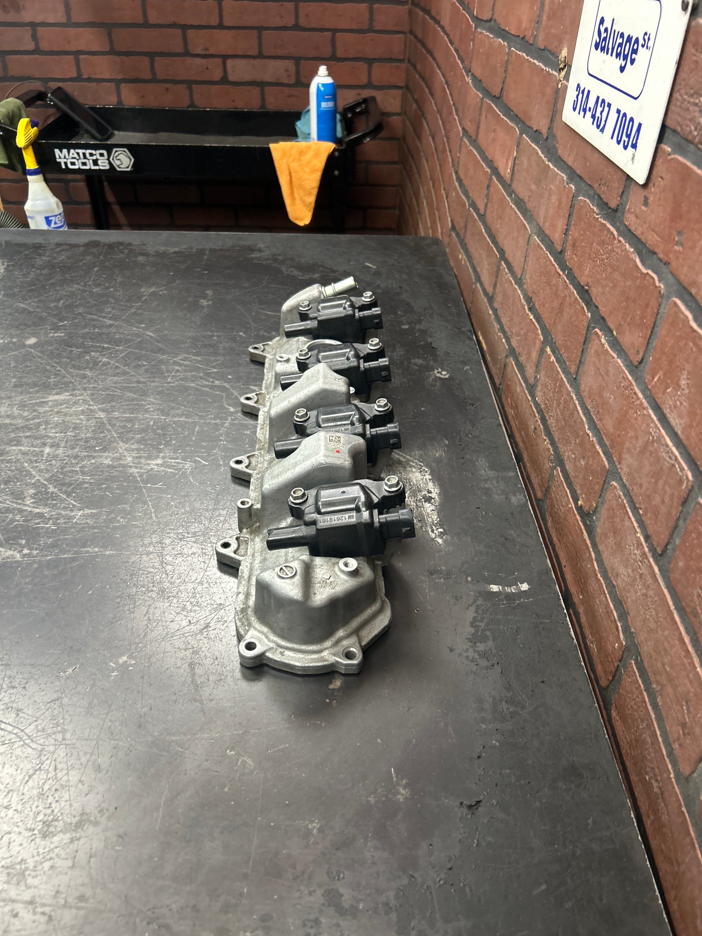 2014-2021 GM 5.3L 6.2L Direct Injection Valve Cover Passenger Side w/ Coils OEM