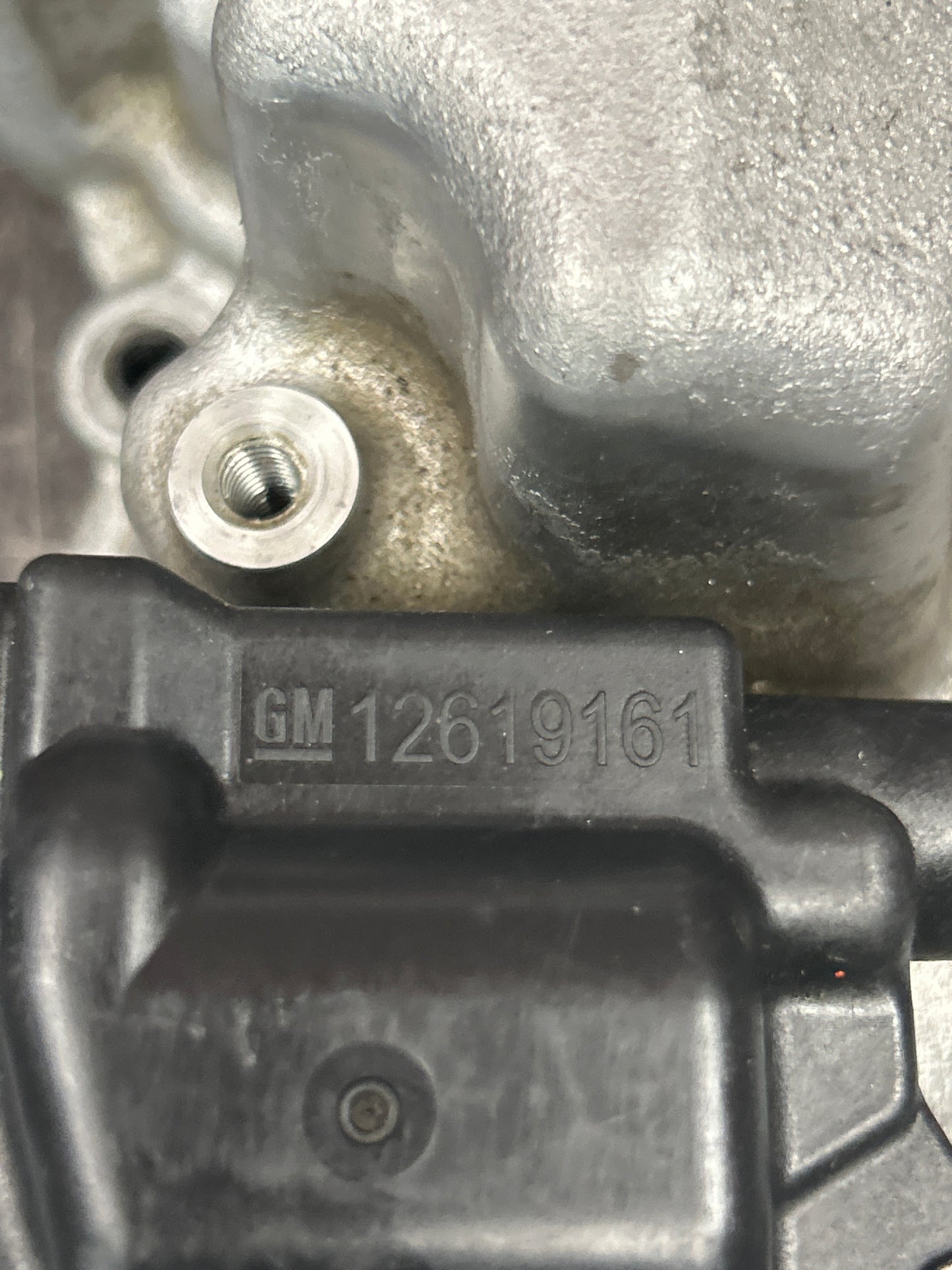 2014-2021 GM 5.3L 6.2L Direct Injection Valve Cover Passenger Side w/ Coils OEM
