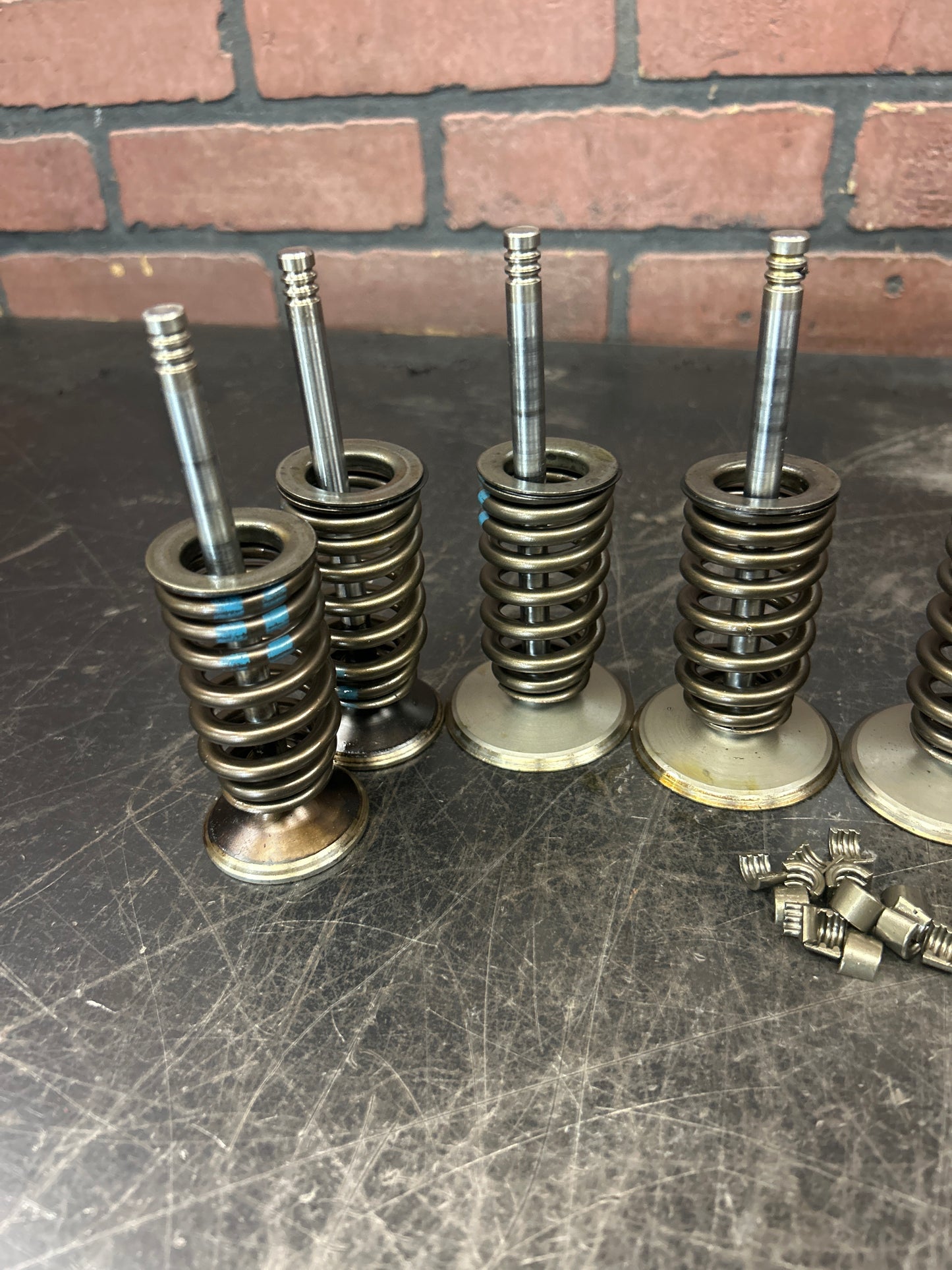 2011-26 Dodge Jeep Chrysler 6.4L Hemi Set of 8 Valve Springs & Retainers Mopar