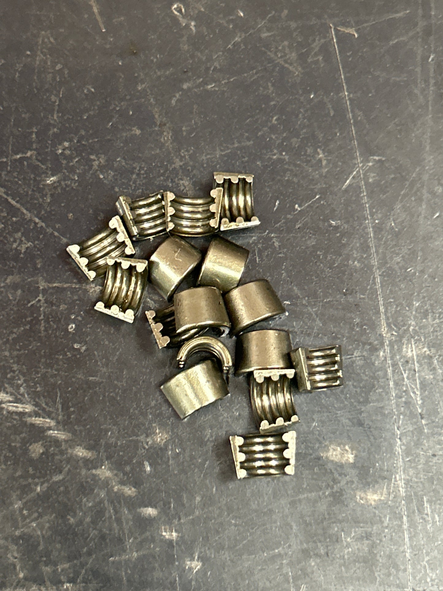 2011-26 Dodge Jeep Chrysler 6.4L Hemi Set of 8 Valve Springs & Retainers Mopar