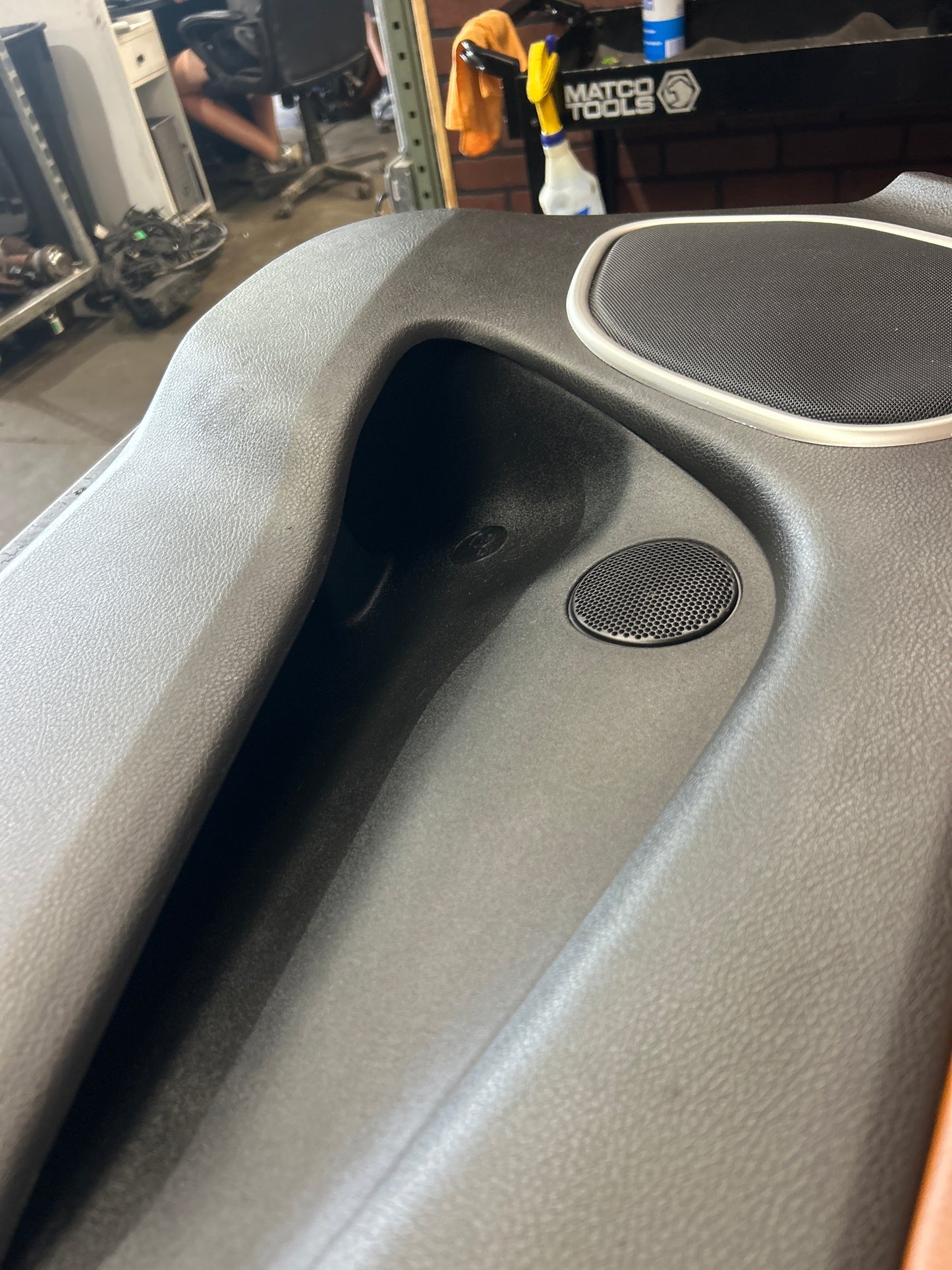 2014 - 2017 Jeep Grand Cherokee SRT Front Passenger Right Side Panel Door