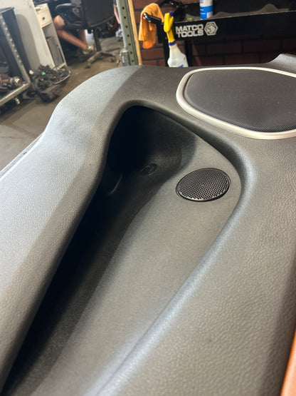 2014 - 2017 Jeep Grand Cherokee SRT Front Passenger Right Side Panel Door
