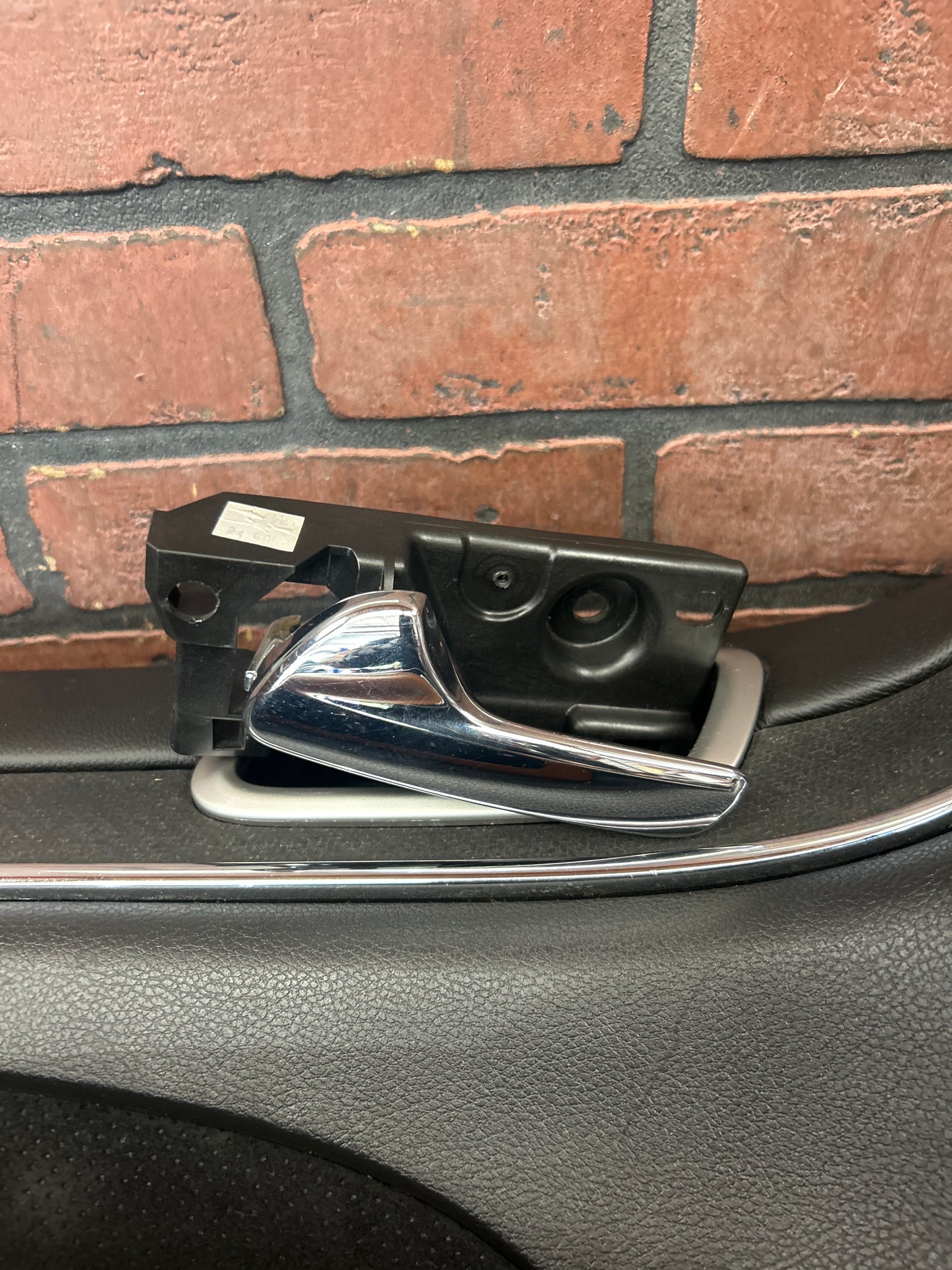 2014 - 2017 Jeep Grand Cherokee SRT Front Driver Left Side Panel Door