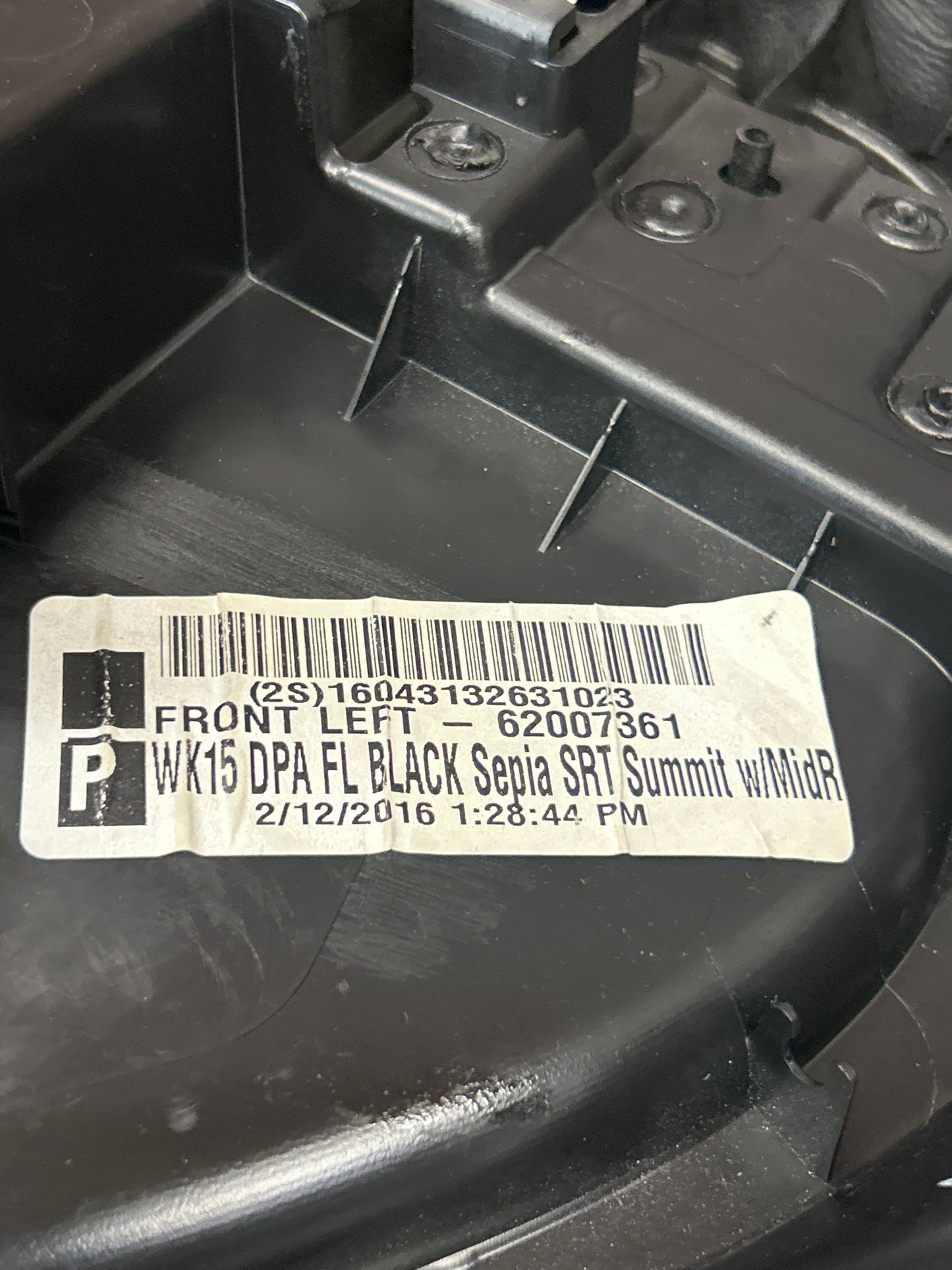 2014 - 2017 Jeep Grand Cherokee SRT Front Driver Left Side Panel Door