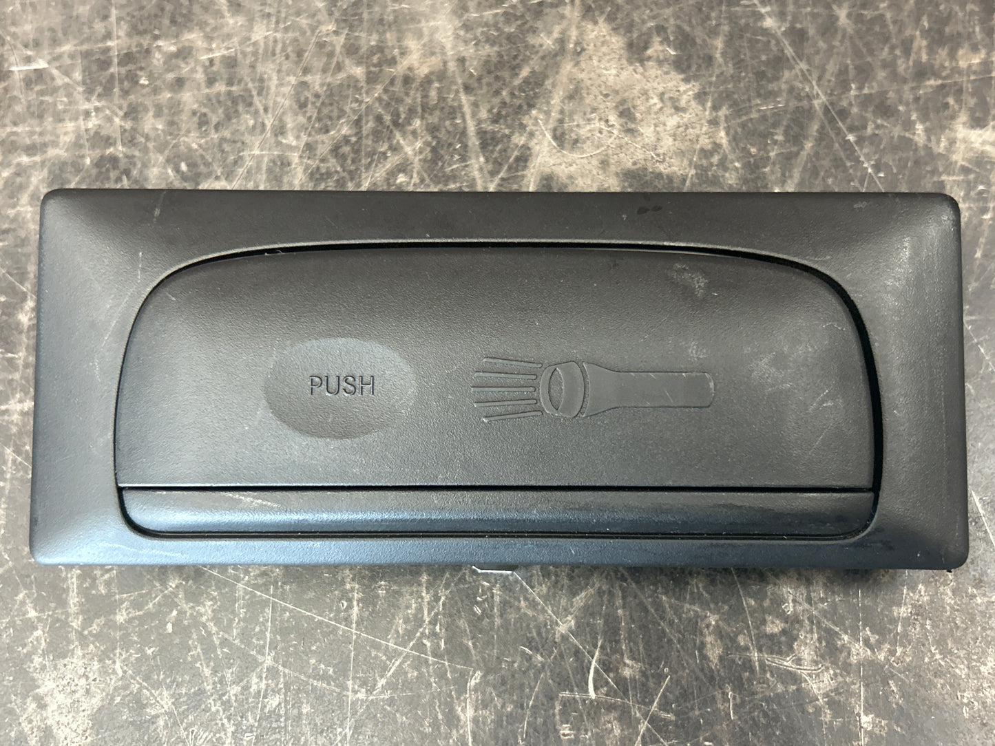 2011-2019 Jeep Grand Cherokee Flashlight And Docking Station Assembly Mopar OEM