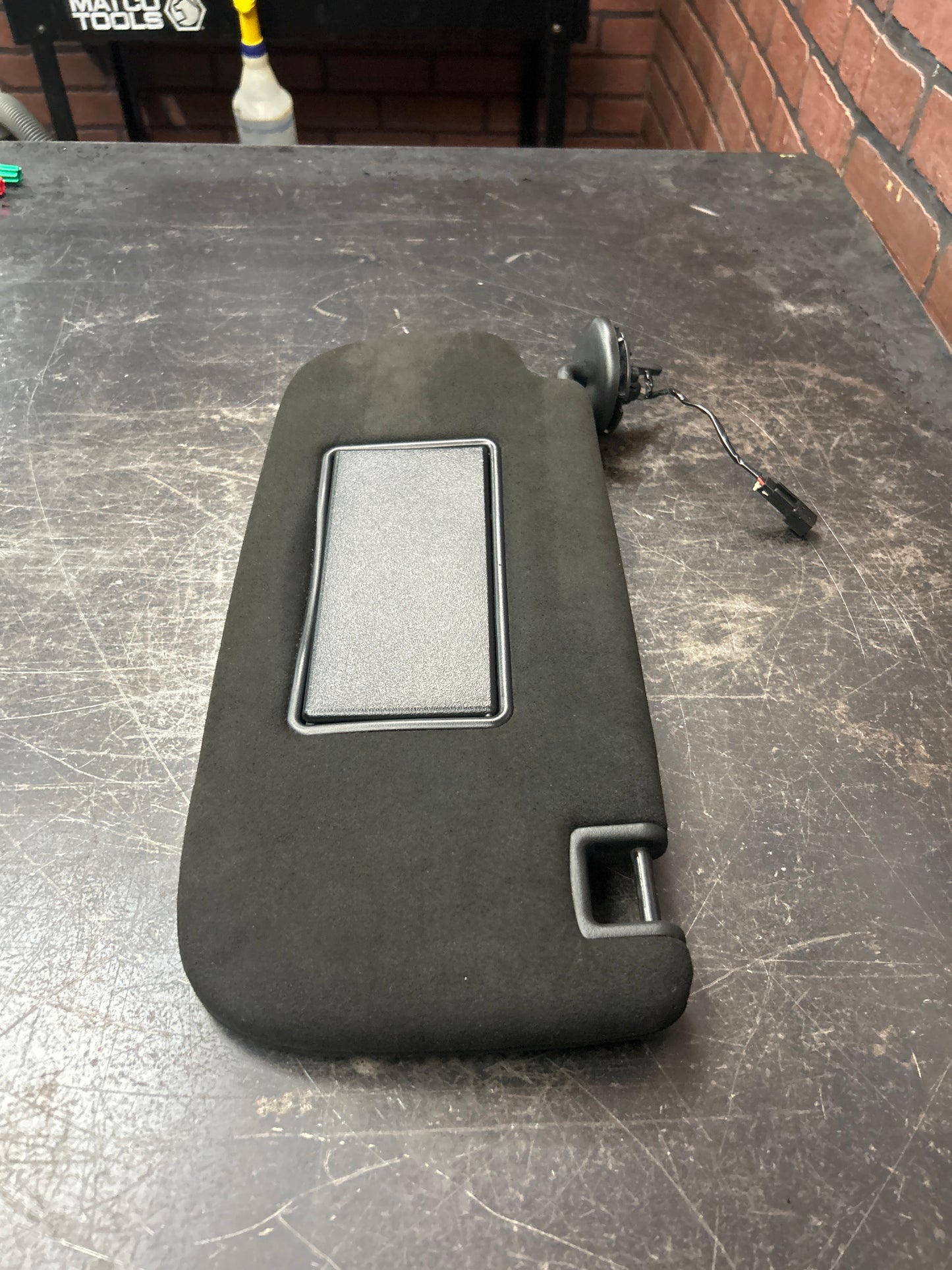 2011-2021 Jeep Grand Cherokee Sun Visor Left Right Set OEM BLACK Shade W/ Lights