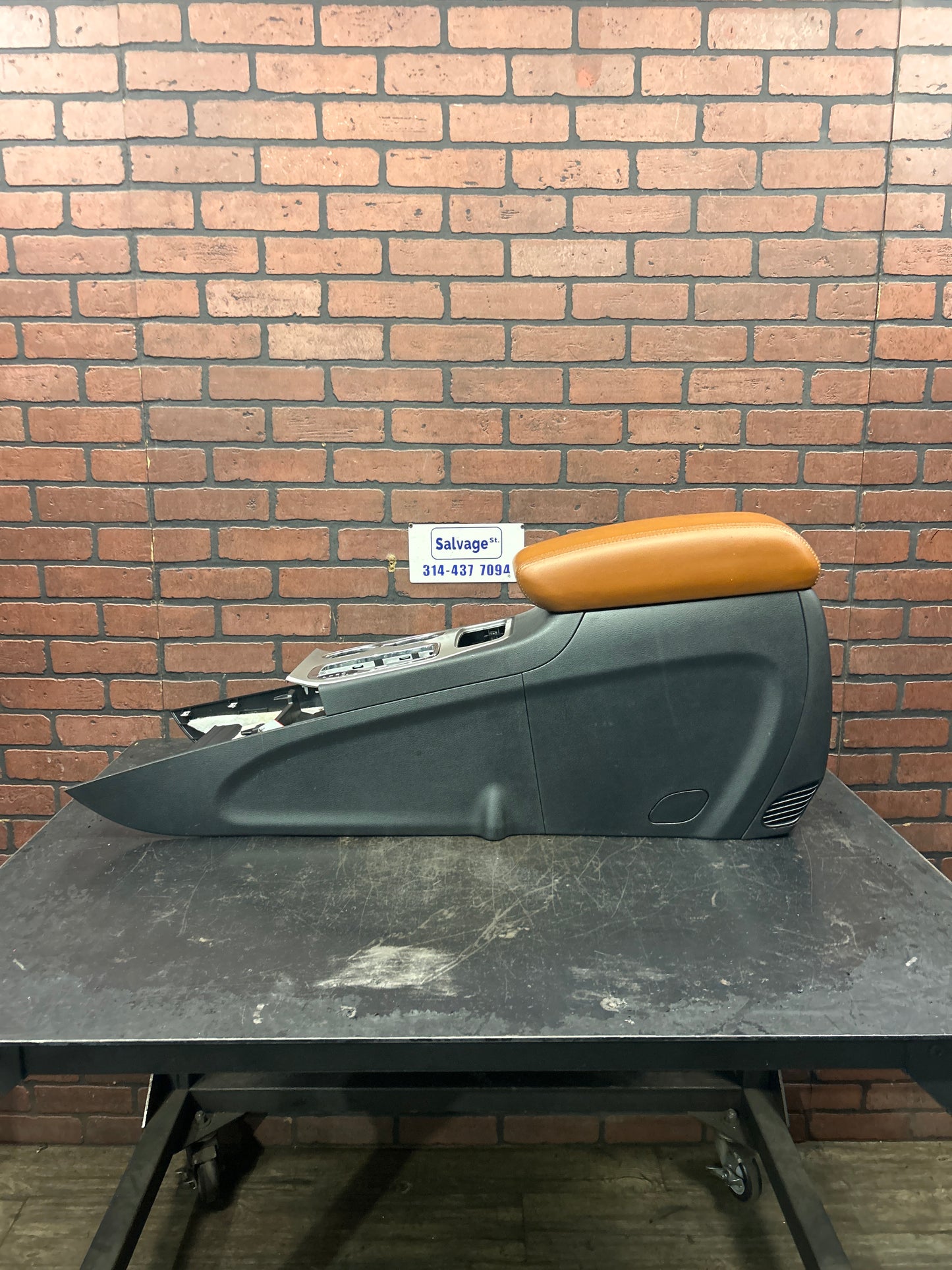 2014-2017 Jeep Grand Cherokee Center Floor Console Assembly Brown Leather OEM
