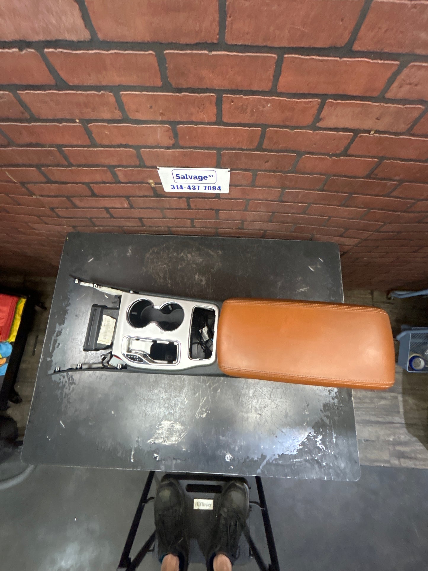 2014-2017 Jeep Grand Cherokee Center Floor Console Assembly Brown Leather OEM