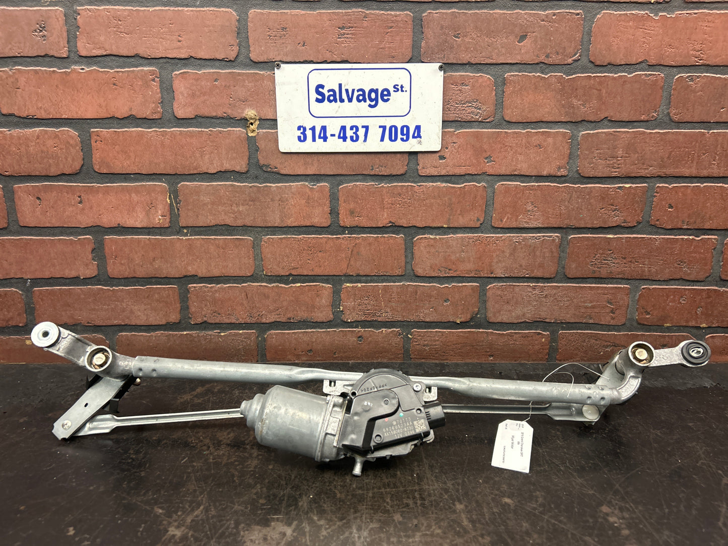 2016 - 2022 JEEP GRAND CHEROKEE WK FRONT WINDSHIELD WIPER LINKAGE W/ MOTOR OEM