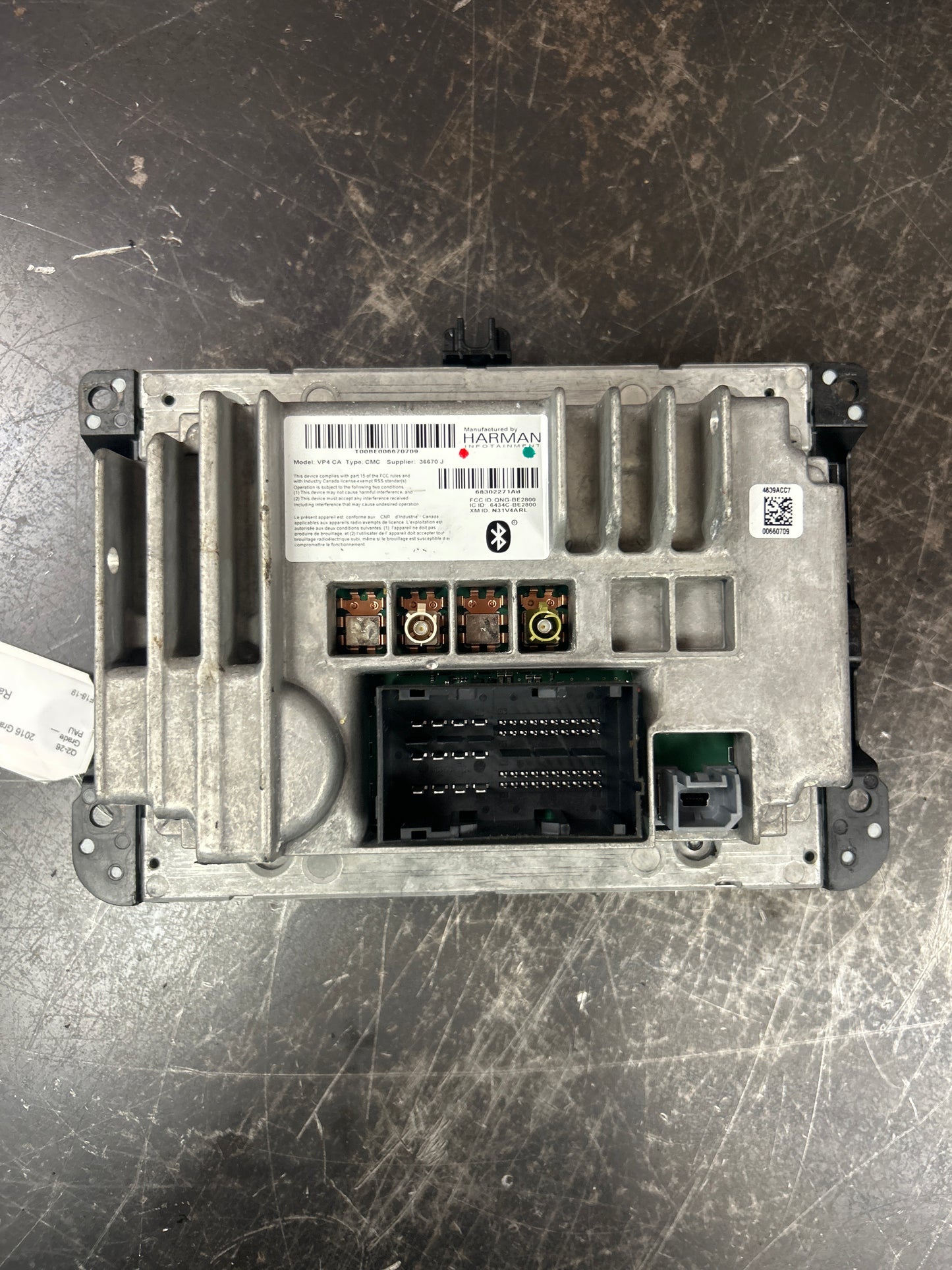 2016 GRAND CHEROKEE SRT 8.4" NAV CAPABLE BT UCONNECT RADIO SATT RECEIVER DISPLAY
