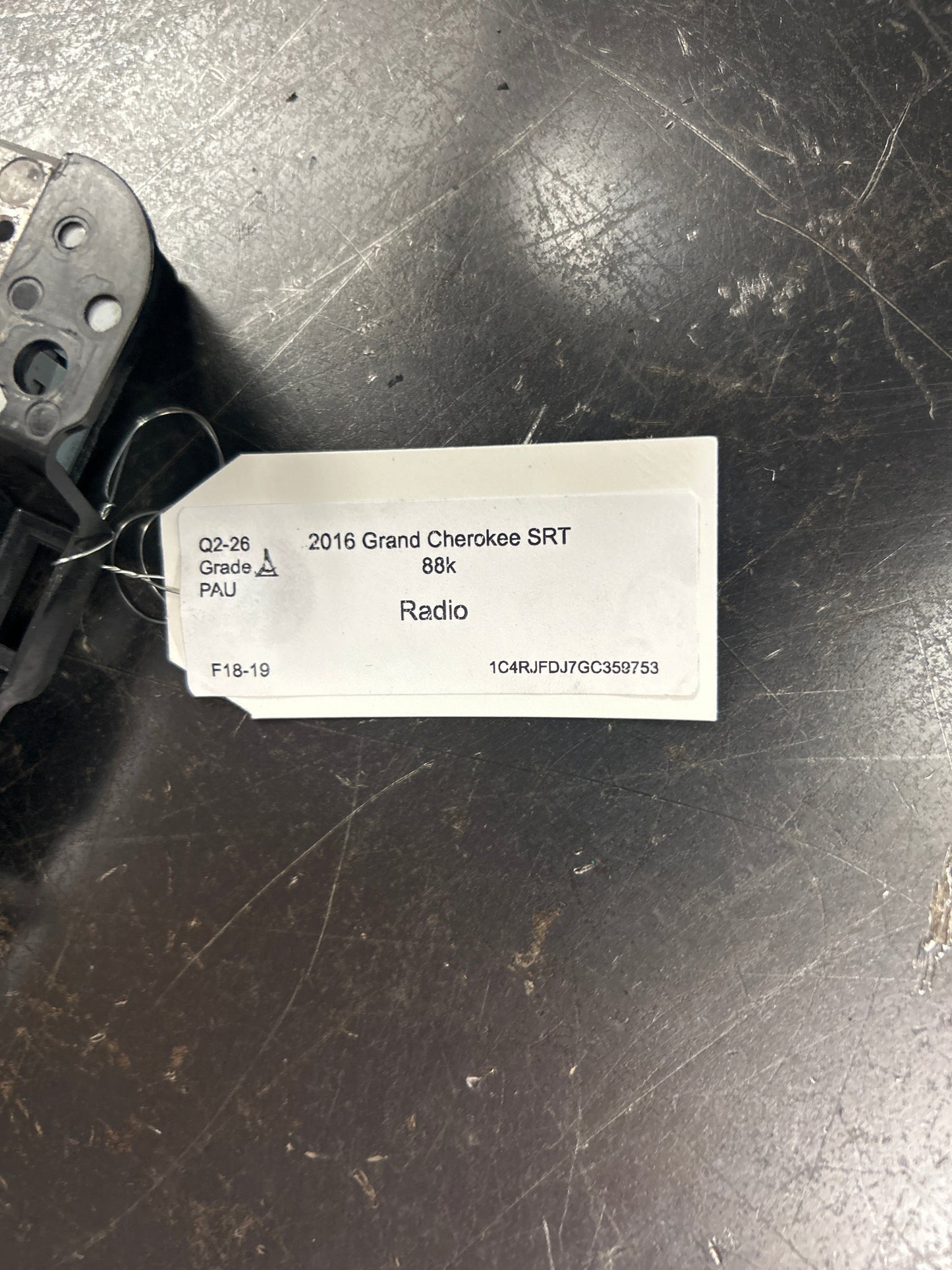 2016 GRAND CHEROKEE SRT 8.4" NAV CAPABLE BT UCONNECT RADIO SATT RECEIVER DISPLAY