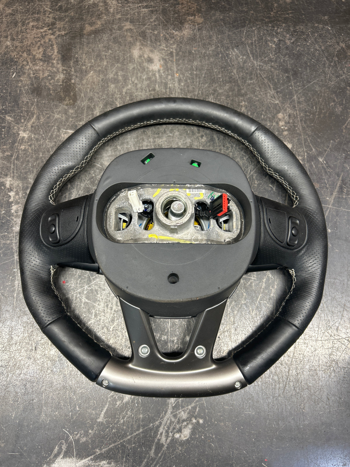 15-23 Challenger/Charger SRT Hellcat Flat Bottom Manual Steering Wheel 5PK541X9A