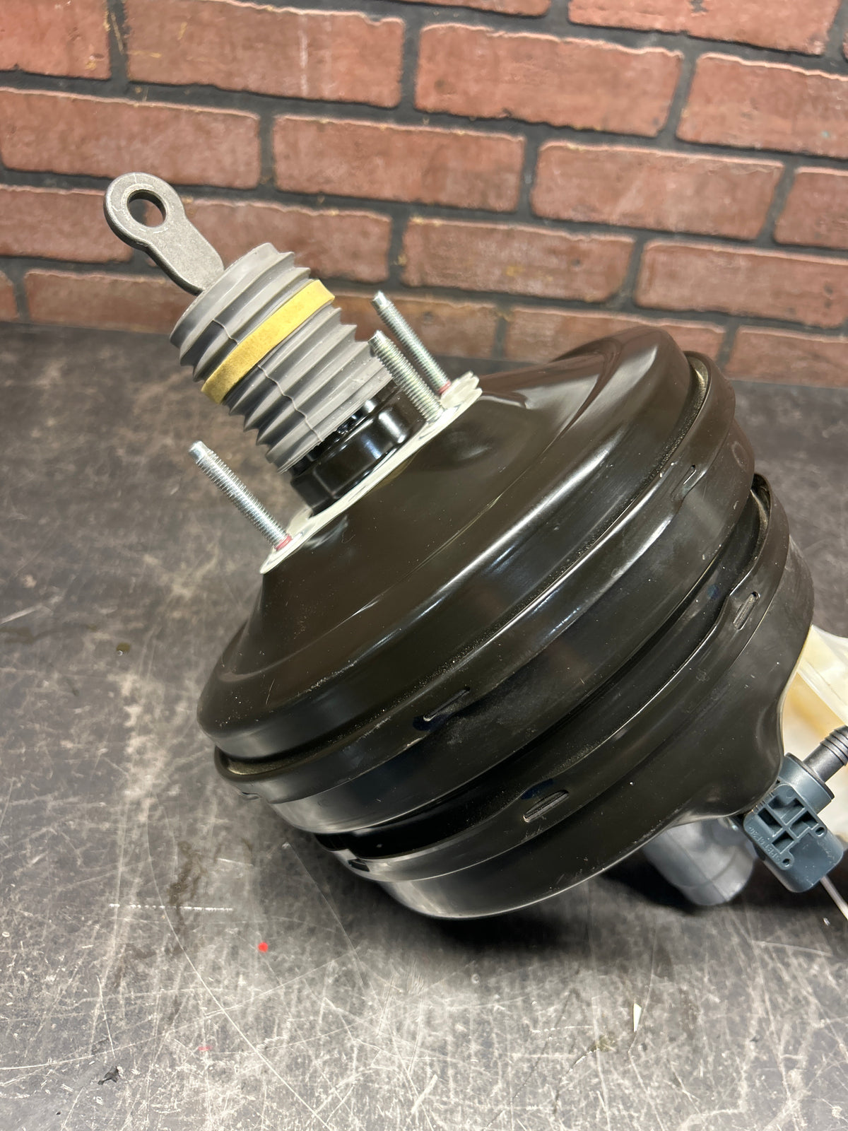 2016-2020 Dodge Challenger Charger Brake Booster Master Cylinder P04581644AI