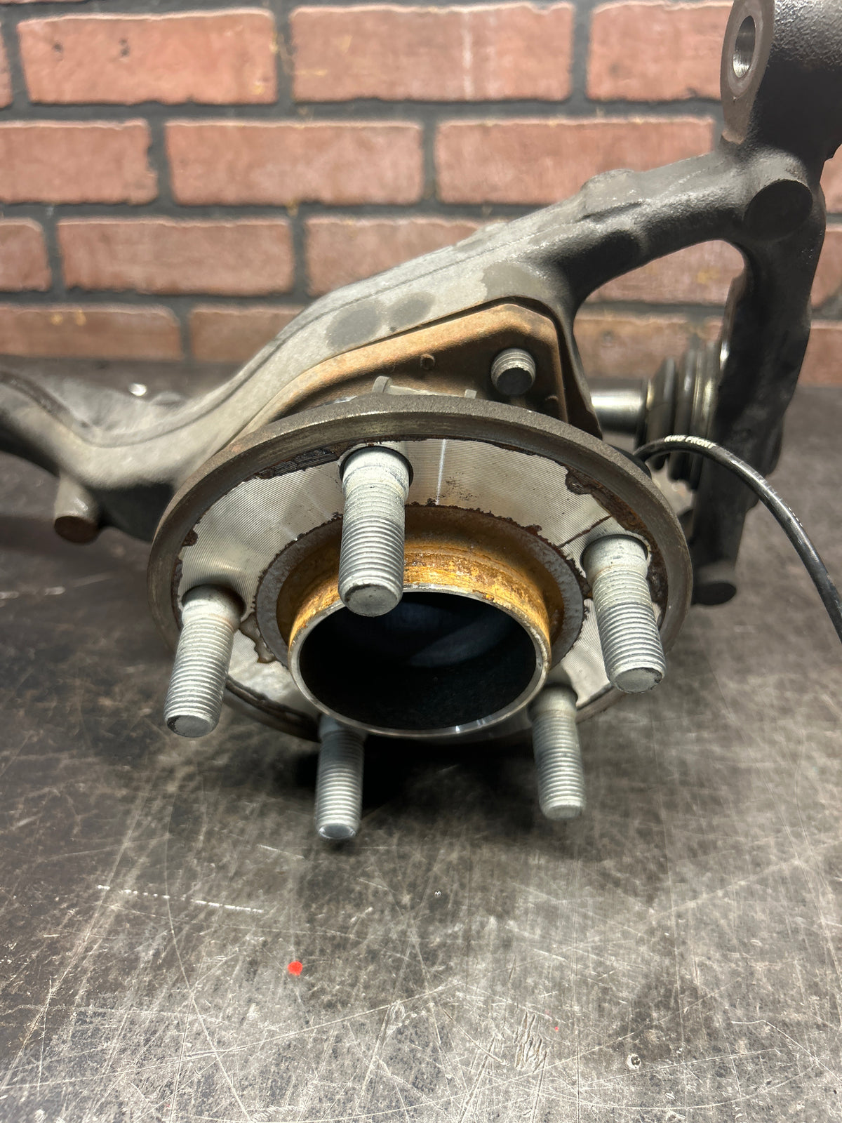 15-23 Charger Challenger Scat Pack SRT Hellcat Front Right Spindle 5181899AC