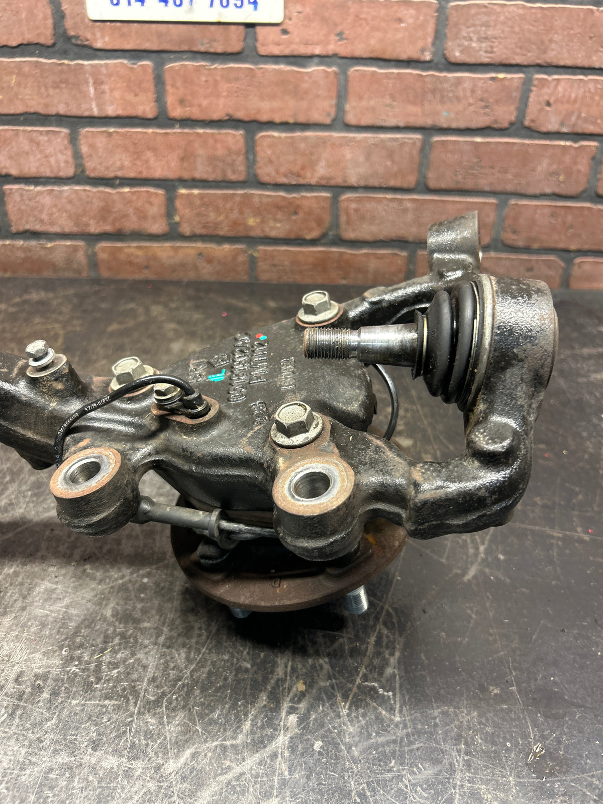 15-23 Charger Challenger Scat Pack SRT Hellcat Front Left Spindle 5181902AC