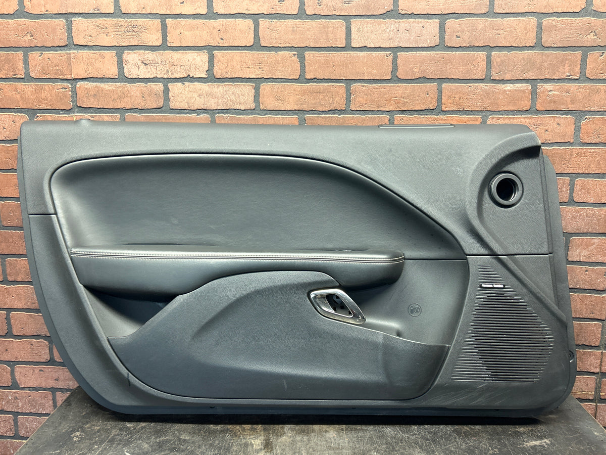 15-23 DODGE CHALLENGER HELLCAT F/LEFT INTERIOR DOOR PANEL 5SL773X9AH