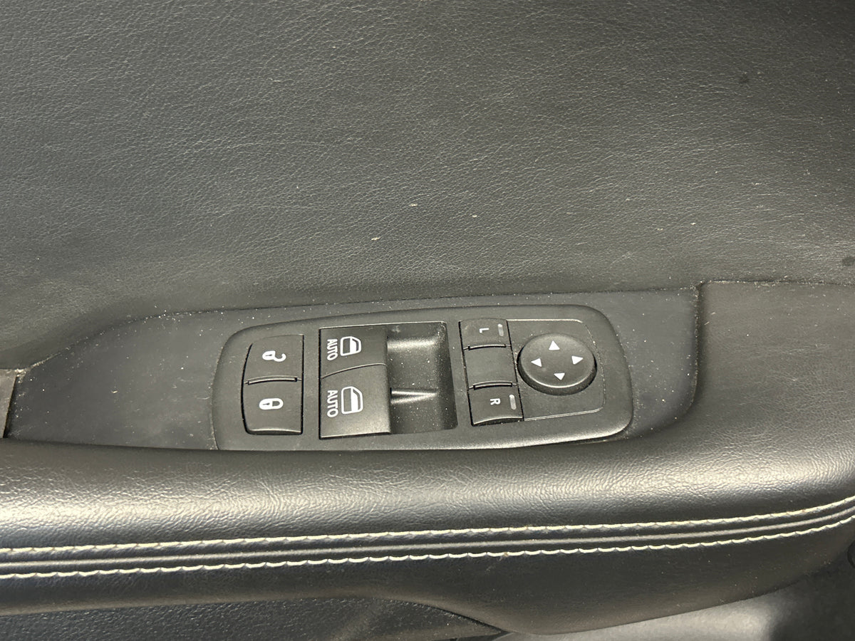 15-23 DODGE CHALLENGER HELLCAT F/LEFT INTERIOR DOOR PANEL 5SL773X9AH