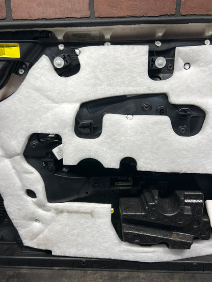 15-23 DODGE CHALLENGER HELLCAT F/LEFT INTERIOR DOOR PANEL 5SL773X9AH
