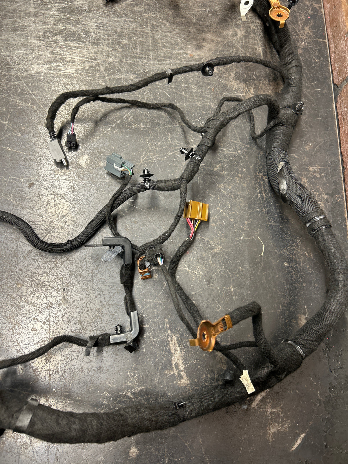 2016 DODGE CHALLENGER SRT HELLCAT 6.2L OEM AUTO DASH HARNESS 68267345AD