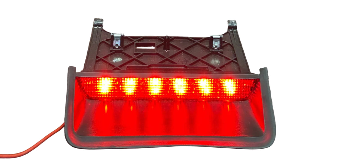 08 -23 DODGE CHALLENGER REAR 3RD BRAKE LED LIGHT LAMP HIGH MOUNT 05028782AD OEM