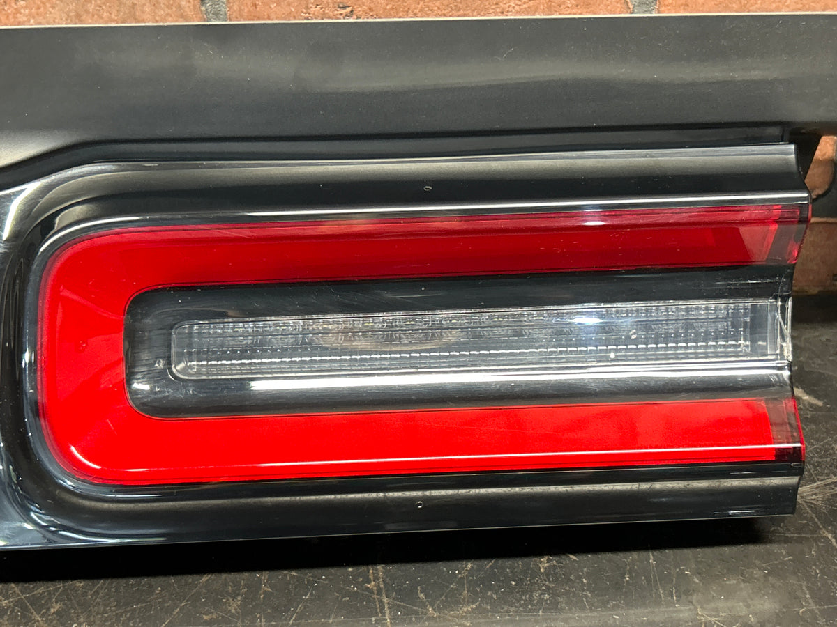 15-23 Dodge Challenger HELLCAT Rear Center Tail Light Backup Lamp 68419751AF OEM