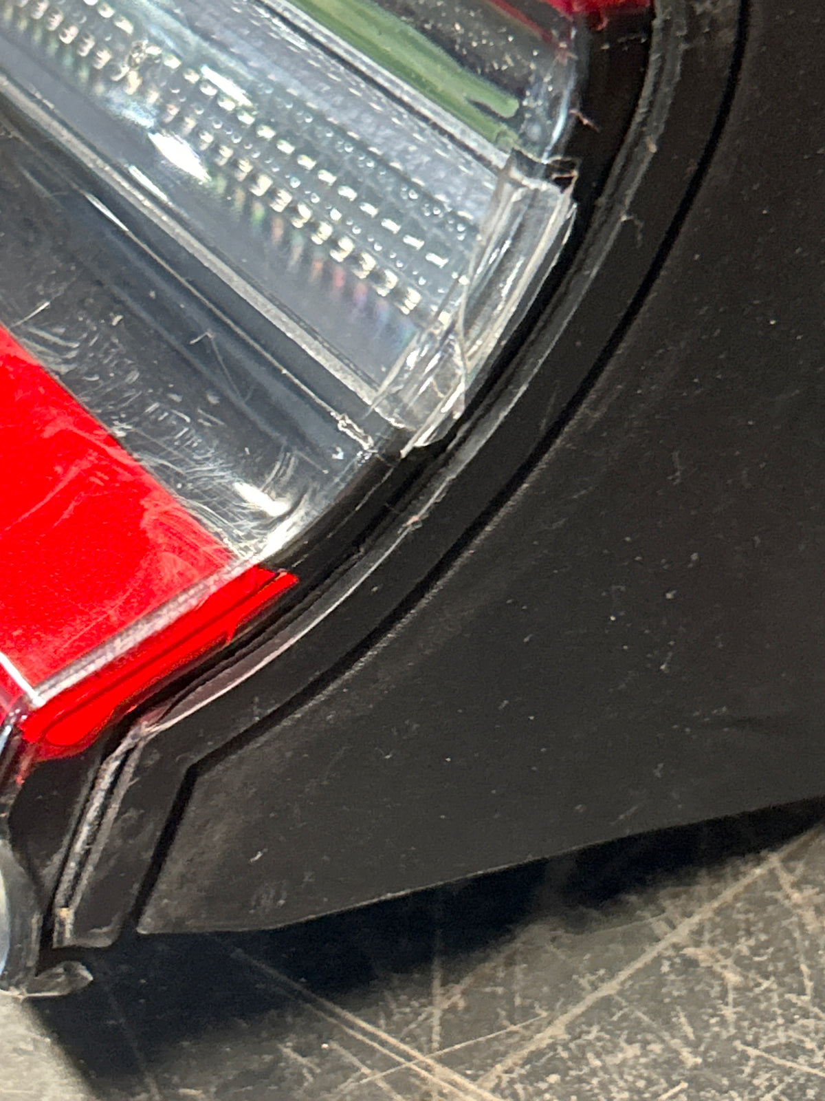 15-23 Dodge Challenger HELLCAT Rear Center Tail Light Backup Lamp 68419751AF OEM
