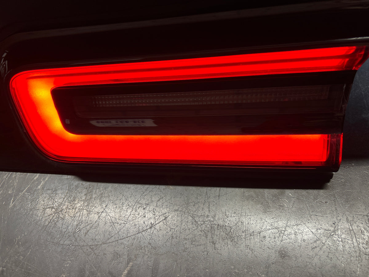 15-23 Dodge Challenger HELLCAT Rear Center Tail Light Backup Lamp 68419751AF OEM
