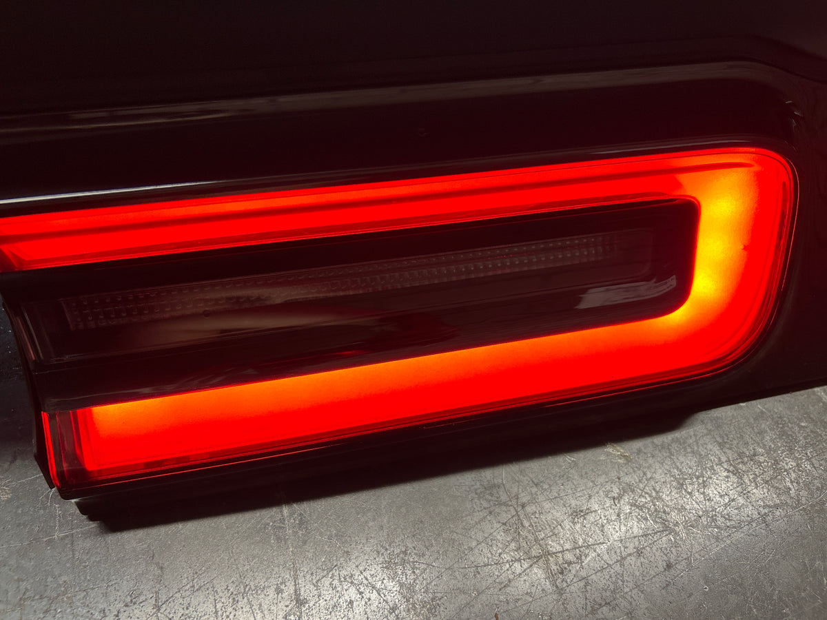 15-23 Dodge Challenger HELLCAT Rear Center Tail Light Backup Lamp 68419751AF OEM