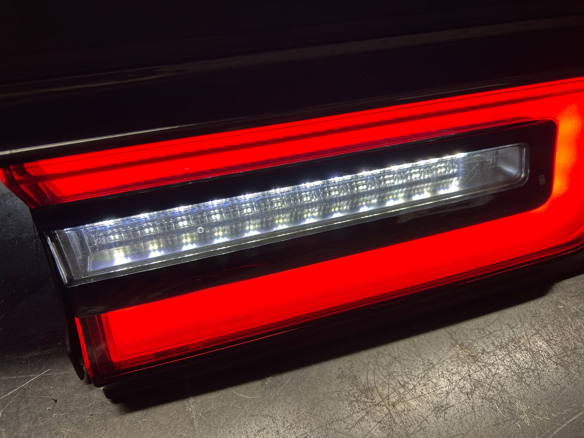 15-23 Dodge Challenger HELLCAT Rear Center Tail Light Backup Lamp 68419751AF OEM