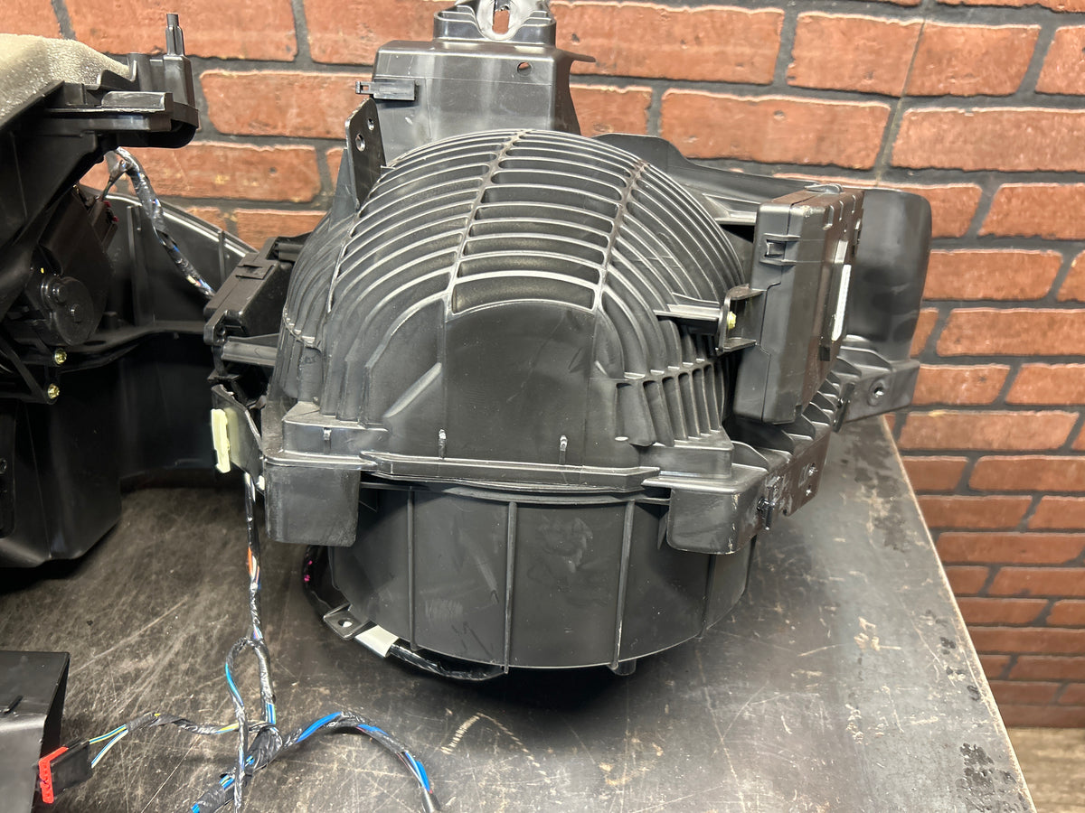 14-23 DODGE CHALLENGER HELLCAT HVAC A/C HEATER BLOWER HOUSING BOX ASSEMBLY OEM