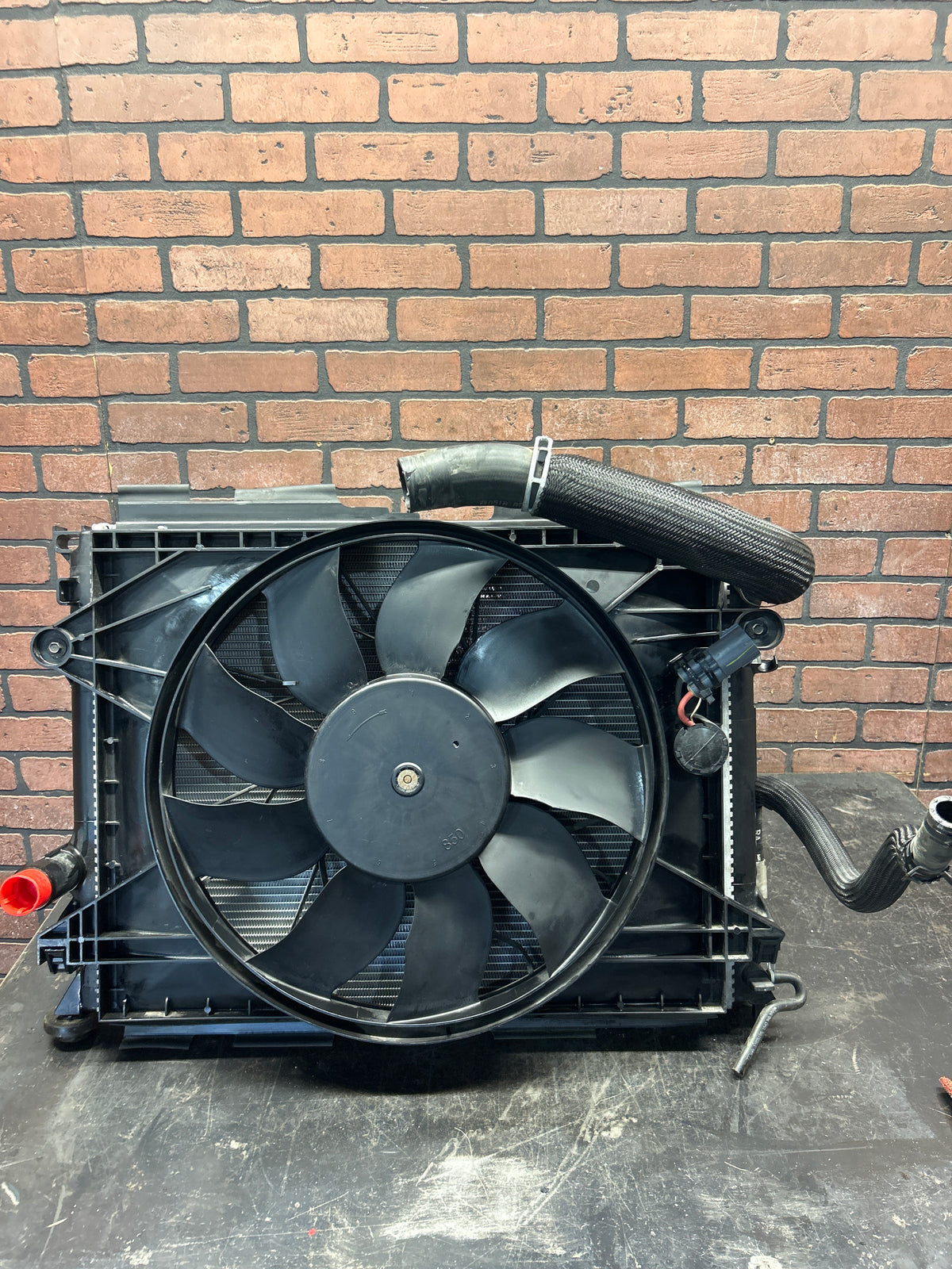 15-23 Dodge Challenger Hellcat Cooling Module 5181890AD Radiator Condensor Fan