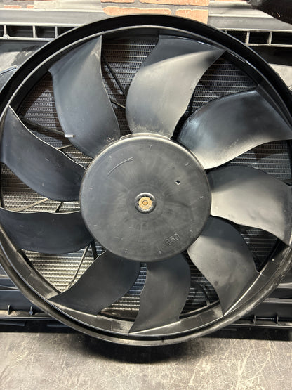15-23 Dodge Challenger Hellcat Cooling Module 5181890AD Radiator Condensor Fan