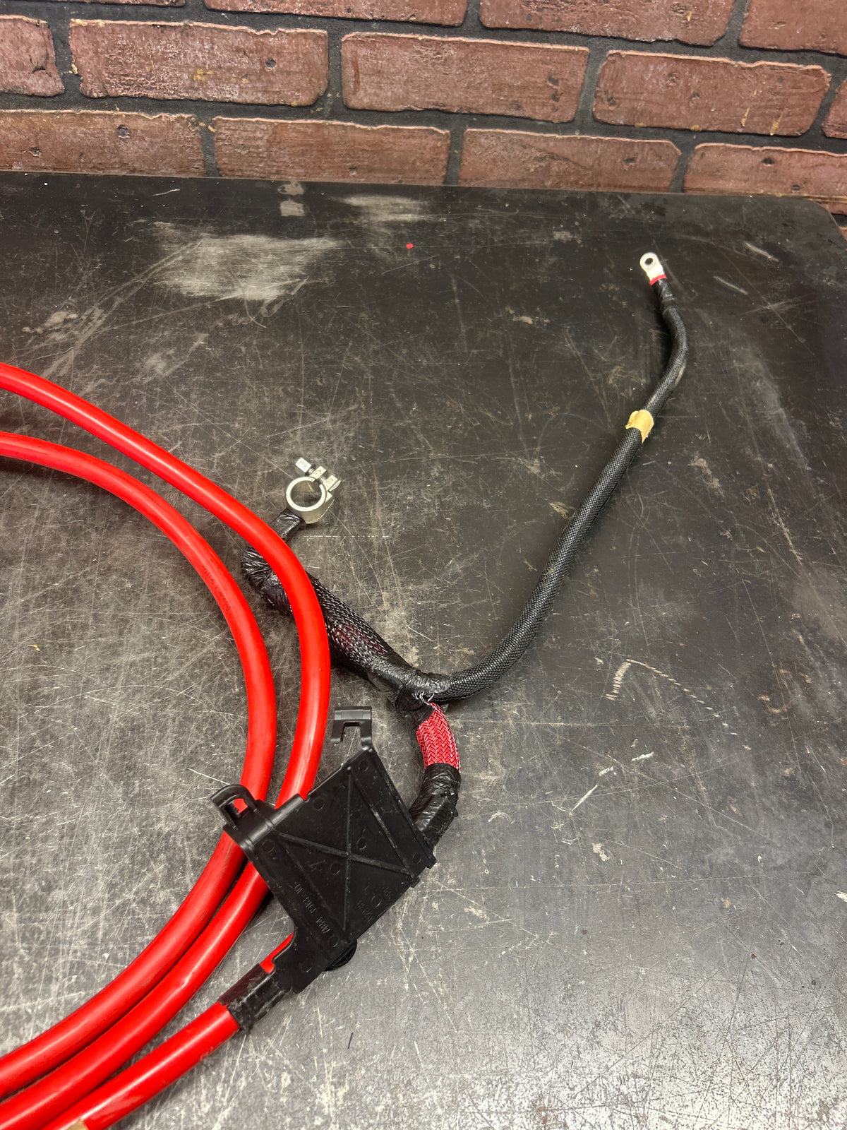 11-23 DODGE CHALLENGER HELLCAT ENGINE POSITIVE BATTERY CABLE 68207017AD OEM