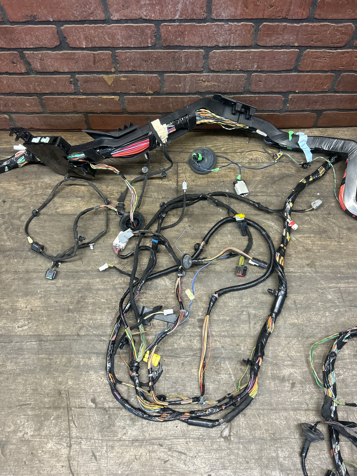 2016 Dodge Challenger R/T Hellcat 6.4L Body Wiring Harness Fuse Box 68281178AC
