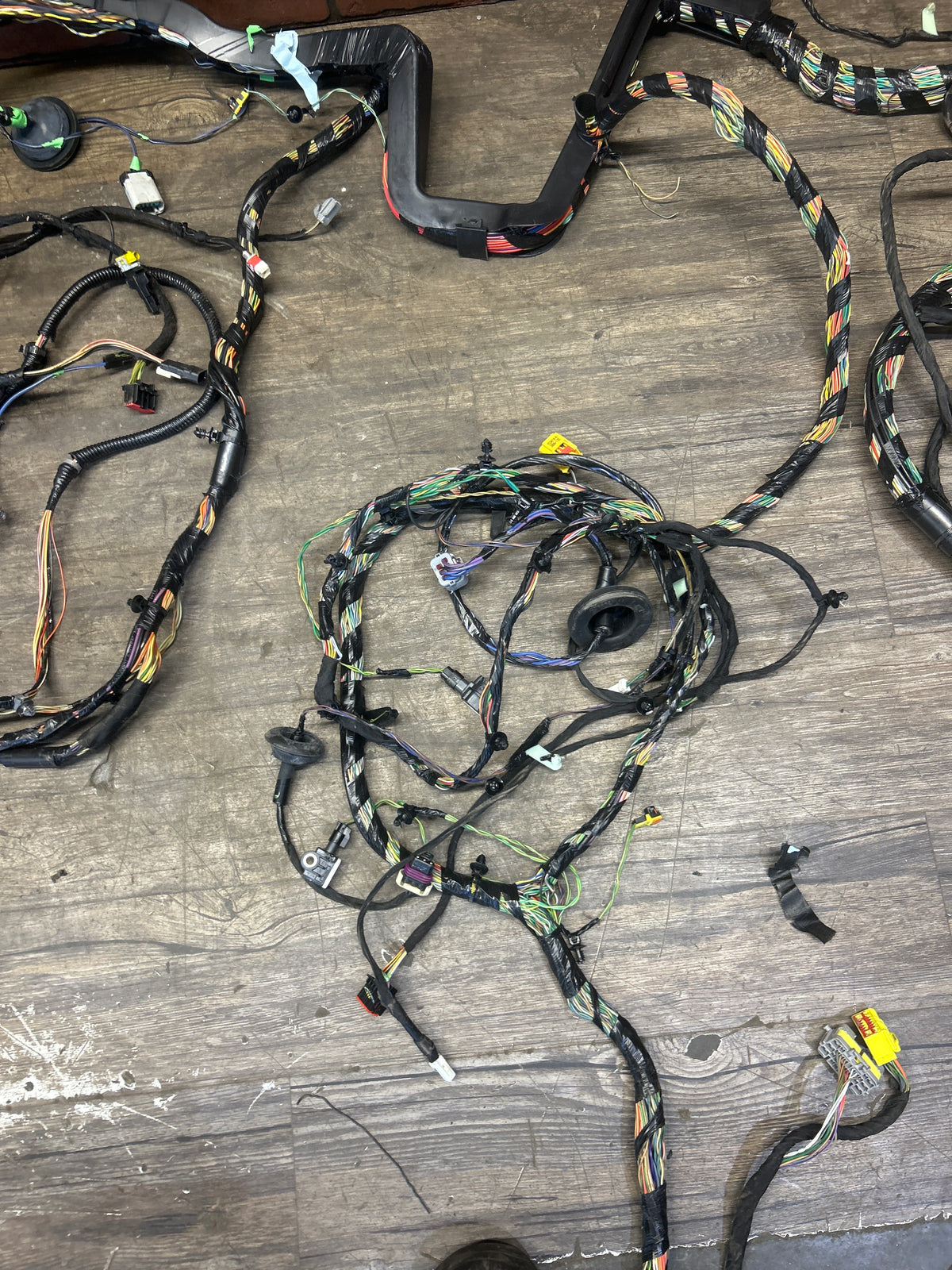 2016 Dodge Challenger R/T Hellcat 6.4L Body Wiring Harness Fuse Box 68281178AC