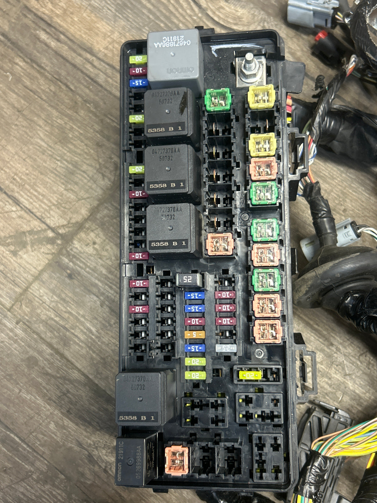 2016 Dodge Challenger R/T Hellcat 6.4L Body Wiring Harness Fuse Box 68281178AC