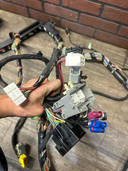 2016 Dodge Challenger R/T Hellcat 6.4L Body Wiring Harness Fuse Box 68281178AC