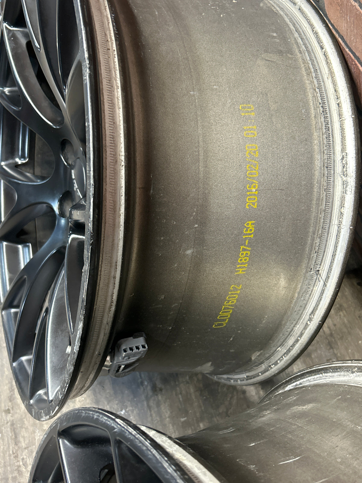 2015-2023 Dodge Challenger Hellcat SRT Style Y Spoke Wheels/Rims 20"x9.5" OEM