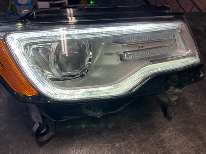 2014-2020 JEEP GRAND CHEROKEE XENON HEADLIGHT RIGHT PASSENGER  68144702AL OEM