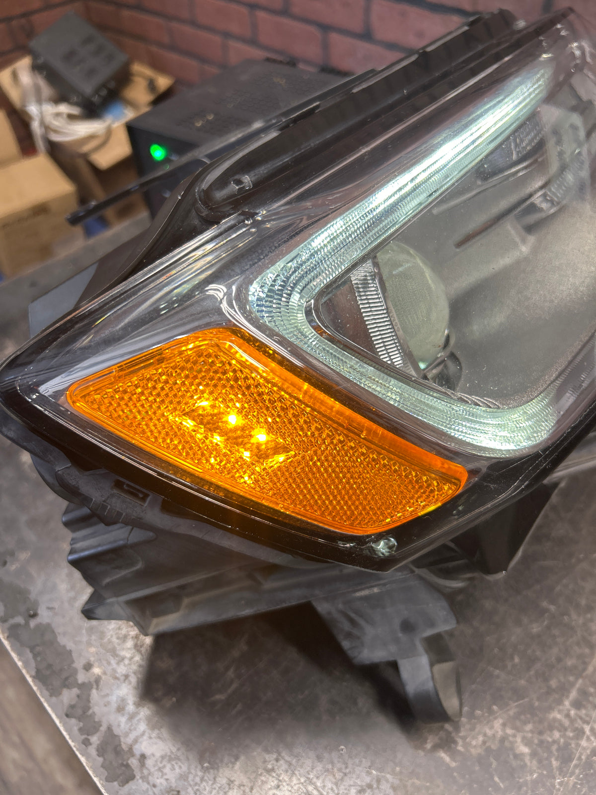 2014-2020 JEEP GRAND CHEROKEE XENON HEADLIGHT RIGHT PASSENGER  68144702AL OEM
