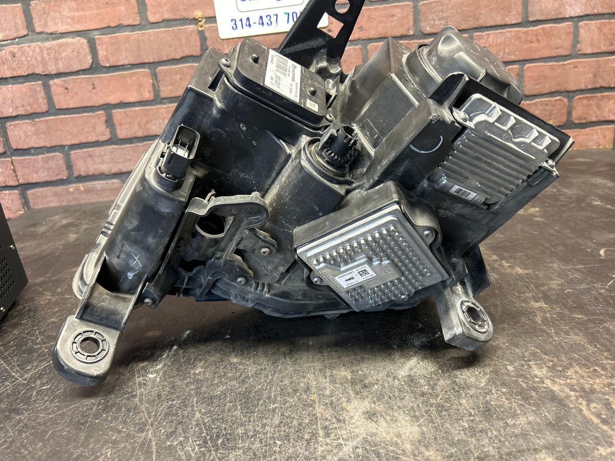 2014-2020 JEEP GRAND CHEROKEE XENON HEADLIGHT RIGHT PASSENGER  68144702AL OEM