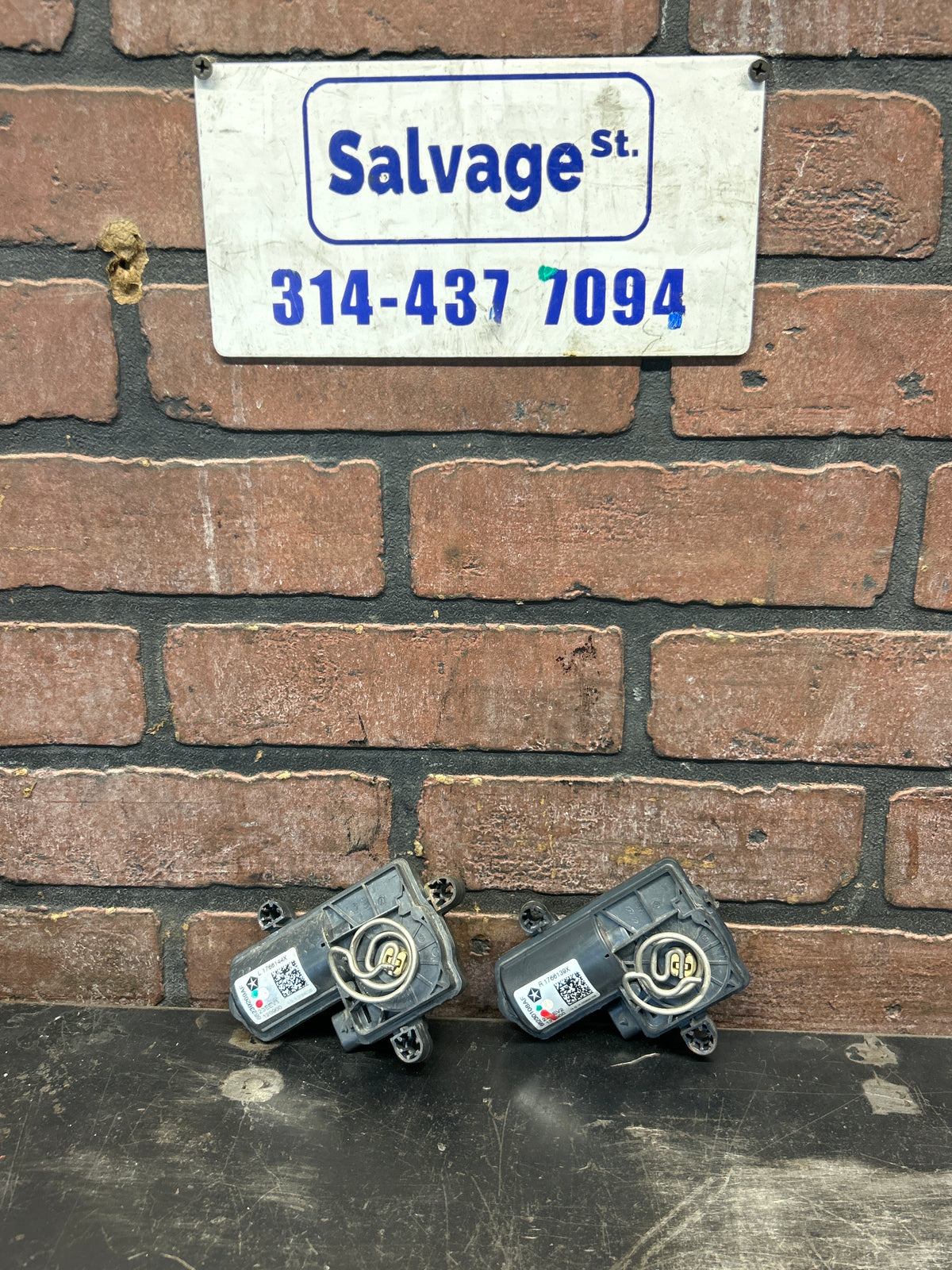 2015-2023 DODGE CHARGER/CHALLENGER EXHAUST VALVE ACTUATORS RIGHT & LEFT SIDE OEM